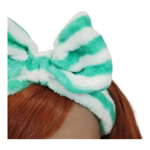 Green and White Stripe Super Plush Elastic Bow Spa Headband. - Picture 2 of 5